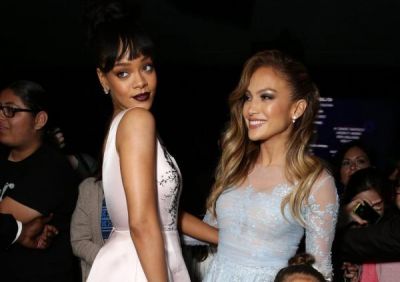 Rihannadan Cenifer Lopezə bahalı hədiyyə