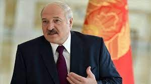 Lukaşenko: Dünya dəli olub, savaşa hazır olun!