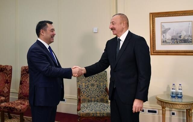 İlham Əliyev Qırğızıstan prezidenti ilə görüşdü