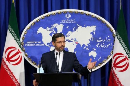 İran XİN: “Qərb sanksiyaları ləğv etməyi qəti şəkildə üzərinə götürməlidir”