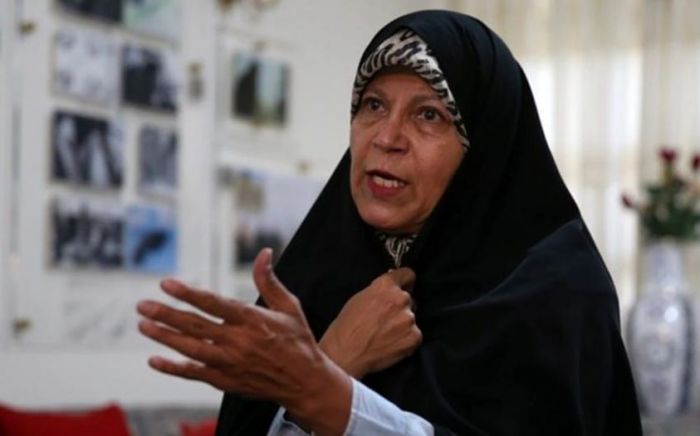 İranın keçmiş Prezidentinin qızı qadınları itaətsizliyə çağırıb
