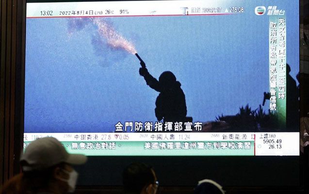 Çin Tayvana ballistik raketlər atdı