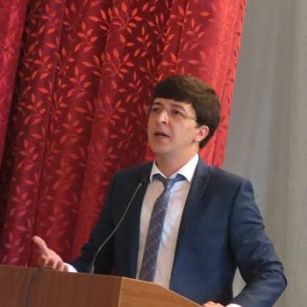 Bulvardakı kafedə partiya sədrinə və mətbuata hörmətsizlik!