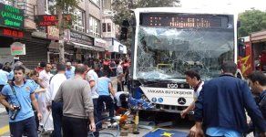 Sərnişin avtobusu dayanacağa girdi - 11 ölü, 8 yaralı - VİDEO