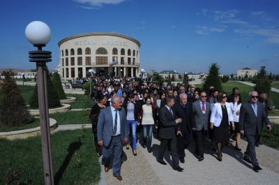 Füzuli seçiciləri parlament seçkilərinə çox fəal başlayıblar - FOTOLAR