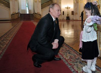 Putin məktəblilərin hərəkatını yaratdı