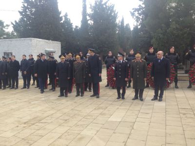 Həlak olmuş polislərin dəfn mərasimi keçirilir - YENİLƏNİB 3