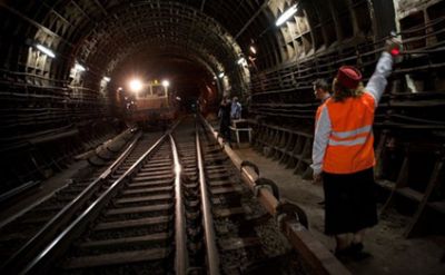 Bakı metrosu işıqsız qaldı