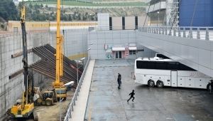 Bakı Avtovağzalının qarşısında çökmə prosesi davam edir