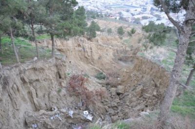 Sürüşmə təhlükəsi ilə bağlı tikinti aparılması qadağan edilən sahələr açıqlanıb