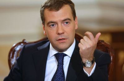 Medvedev: "Əsəd siyasi proseslərdən kənarlaşdırılarsa, Suriyanı xaos bürüyəcək"