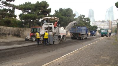 Bakının mərkəzi küçələrində yol bağlandı