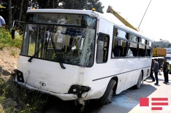 Bakıda avtobus qəzaya uğradı: - 1 ölü, xeyli yaralı var - YENİLƏNİB