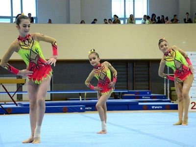 Akrobatika gimnastikası üzrə Azərbaycan və Bakı birinciliyinin ikinci yarış günü başlayıb - FOTOLAR