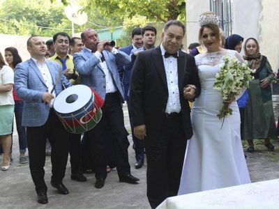 Əlikram Bayramov müğənni ilə evləndi? - FOTOLAR