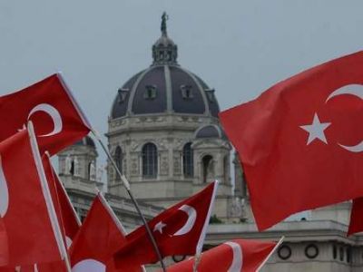 Avstriyada Türkiyə bayrağı qadağan edildi