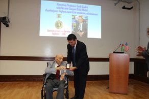 Kaliforniyanın Berkli Universitetində azərbaycanlı professor Lütfi Zadəyə Azərbaycan medalı təqdim olunub