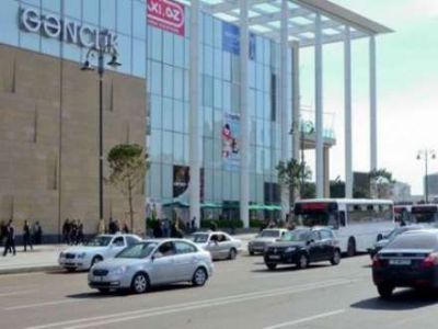 “Gənclik Mall”da kütləvi dava