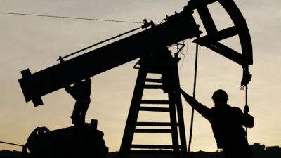 ABŞ-ın neft ehtiyatları 12 ilin minimumuna düşdü
