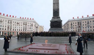 Azərbaycanın Müdafiə naziri Belarus Silahlı Qüvvələrinin 100 illiyinə həsr olunmuş tədbirlərdə iştirak edib