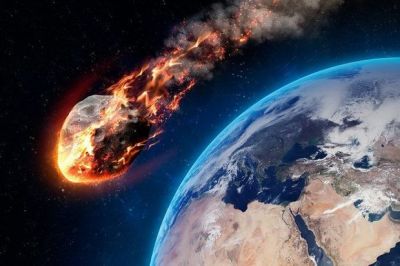 NASA Yerə yaxınlaşan asteroidi nüvə silahı ilə vurmaq istəyir