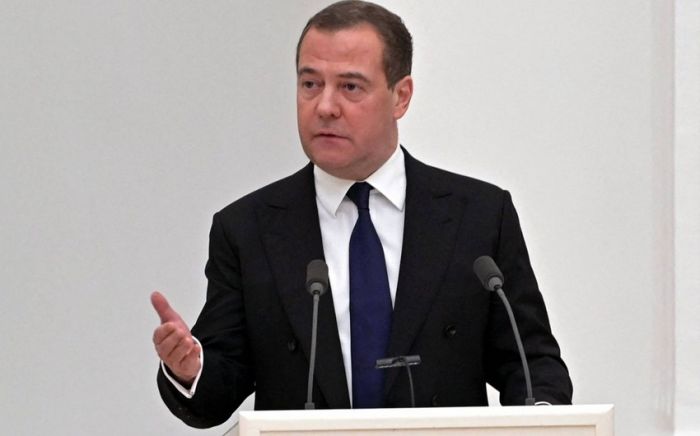 Medvedev: "Yaponiya Rusiya nefti və təbii qazından məhrum ediləcək"