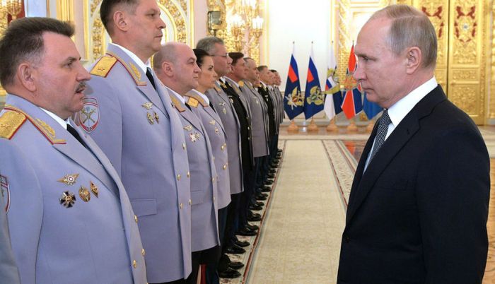 Kremldə “saray çevrilişi” təhlükəsi - Putinlə generallar arasında gərginlik