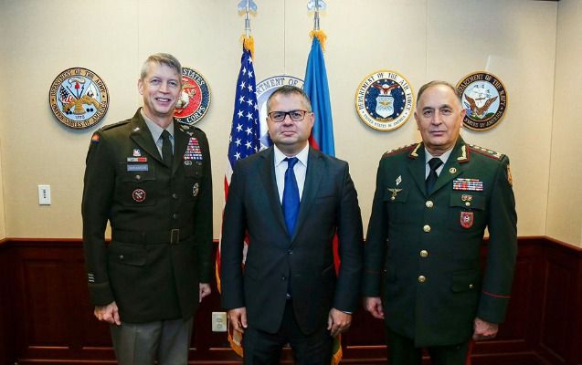 Kərim Vəliyev amerikalı generalla görüşdü