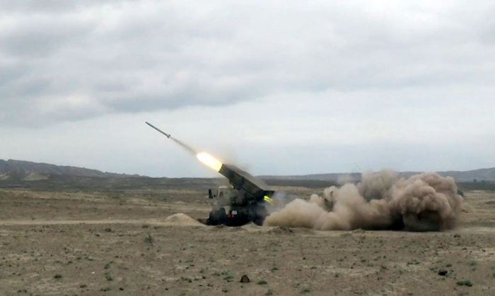 Raket və Artilleriya Qoşunlarında döyüş atışları keçirilib - VİDEO