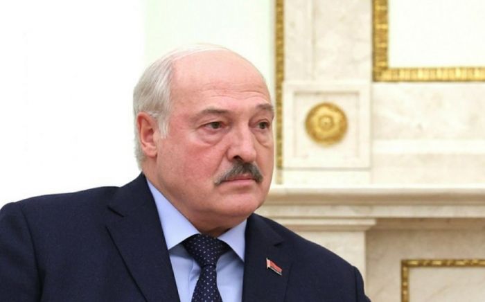 Lukaşenko: NATO Rusiya və Belarus sərhədləri yaxınlığında 32 minə yaxın hərbçi yerləşdirib