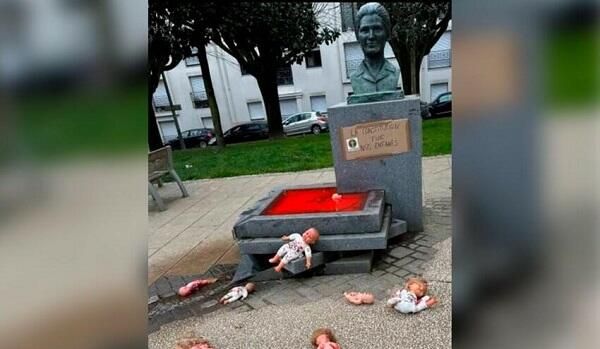 Fransada daha bir heykələ qarşı vandallıq edildi
