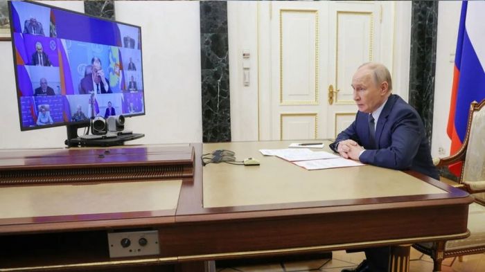 Putin Təhlükəsizlik Şurasını çağırdı