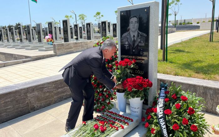 Abdin Fərzəliyev şəhidləri və onların ailə üzvlərini ziyarət edib - FOTOLAR