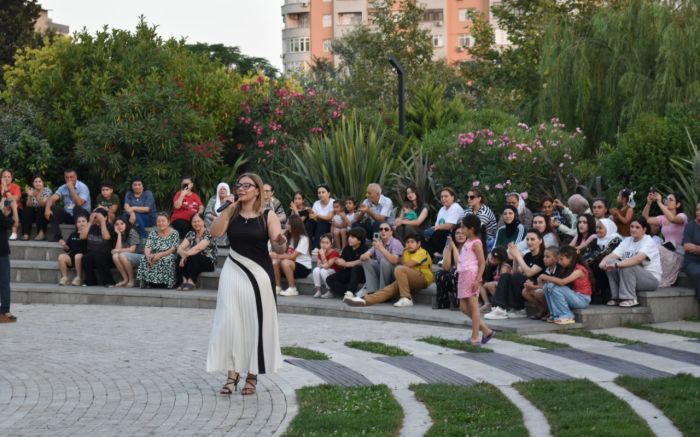 Yasamal rayon parkında axşam konserti keçirilib - FOTOLAR